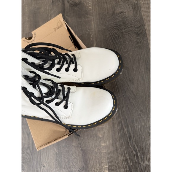 Doc Dr. Martens Women's Zavala Air Wair White Combat Leather Boots Size 8 - Picture 2 of 5